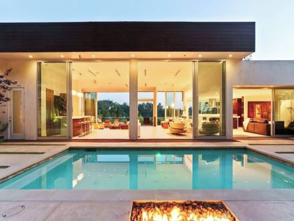 Zen Estate - Luxurious 5BR Beverly Hills Sanctuary With Pool & Canyon Views