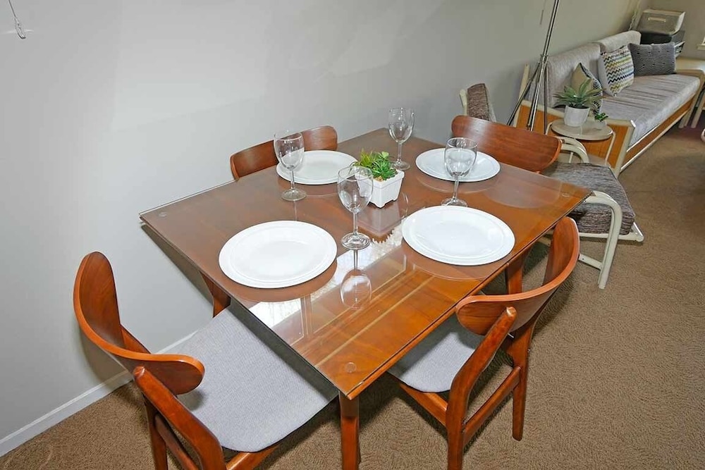 439 Ala Wai, 105 1 Bedroom Condo by RedAwning