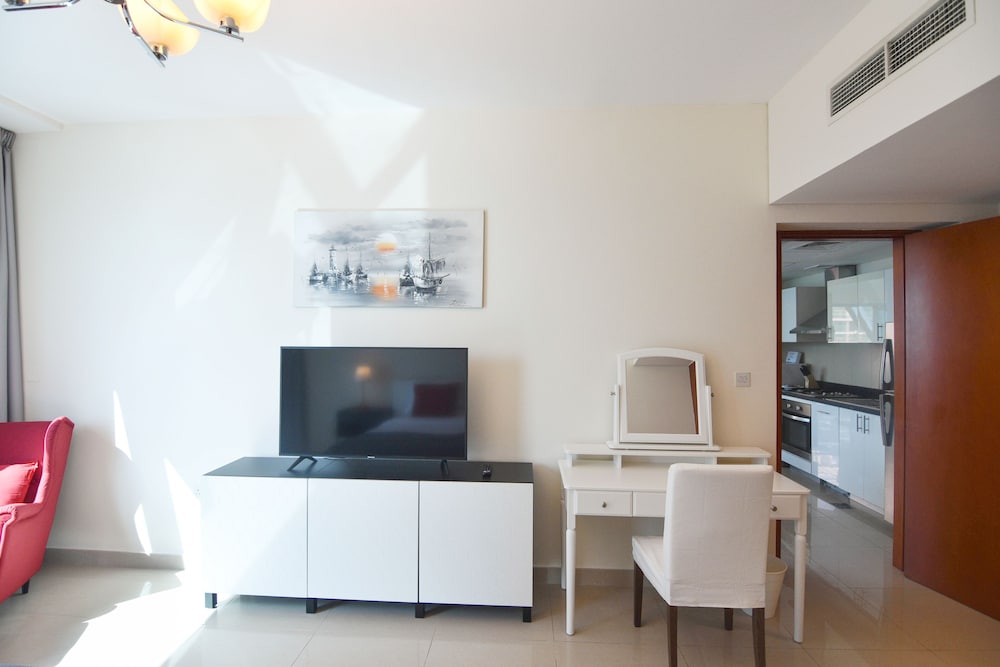 Lux BnB DIFC 2BDR Park Towers