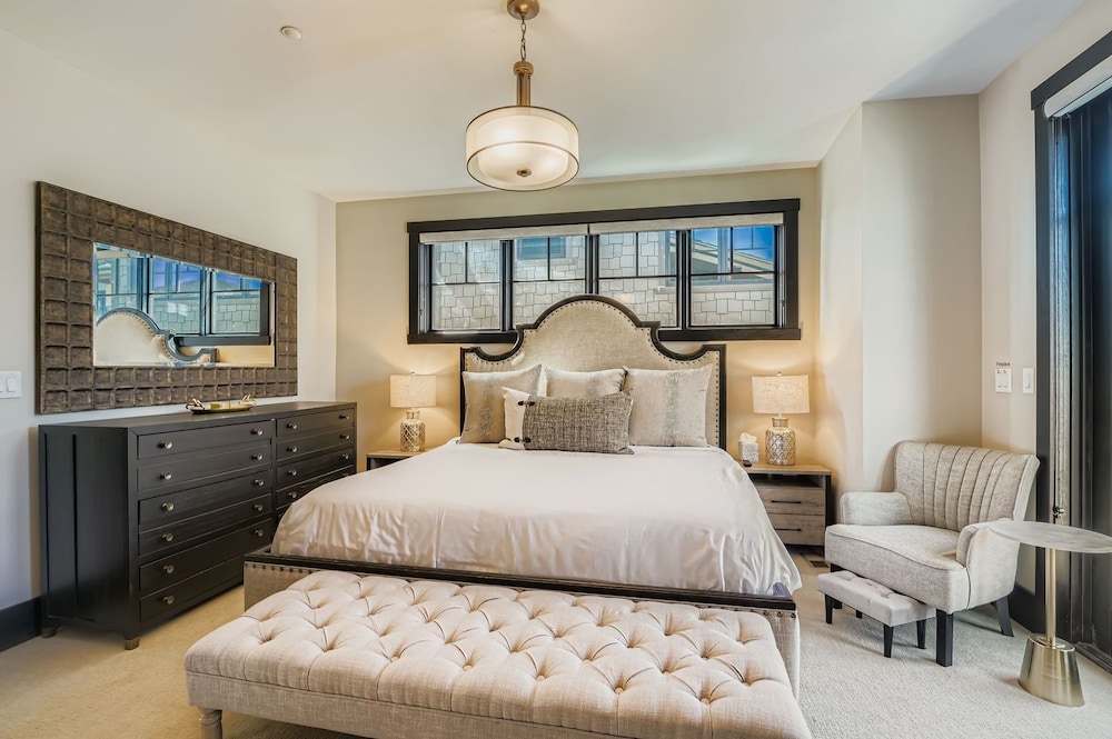 Tranquil Blackstone Getaway 3 Bedroom Townhouse