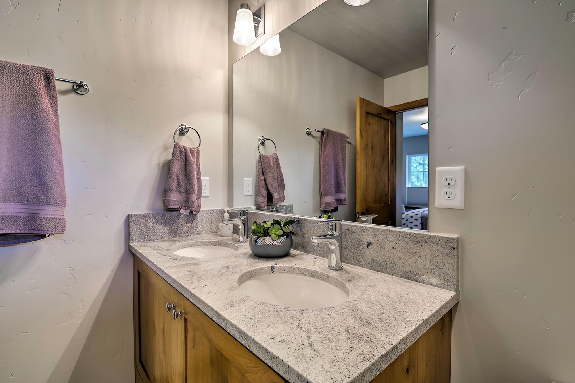 Mcall Townhome w/ Garage: Walk to Payette Lake! view 5