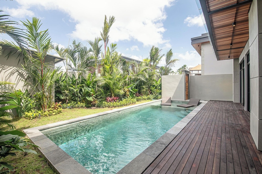 Exquisite 5BR Canggu Villa Steps From the Beach