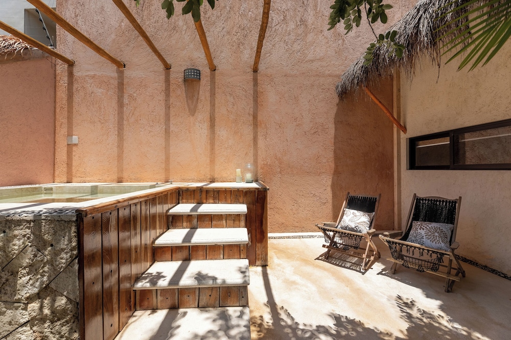 TRECE LUNAS TULUM