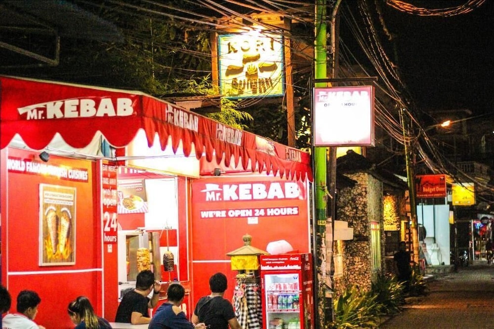 Budhi Beach Inn