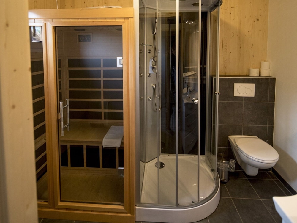 Chalet With Infrared Sauna