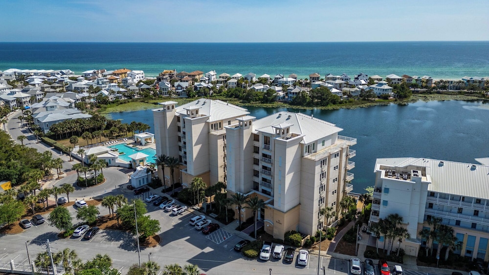 Lakefront Haven in Carillon Beach