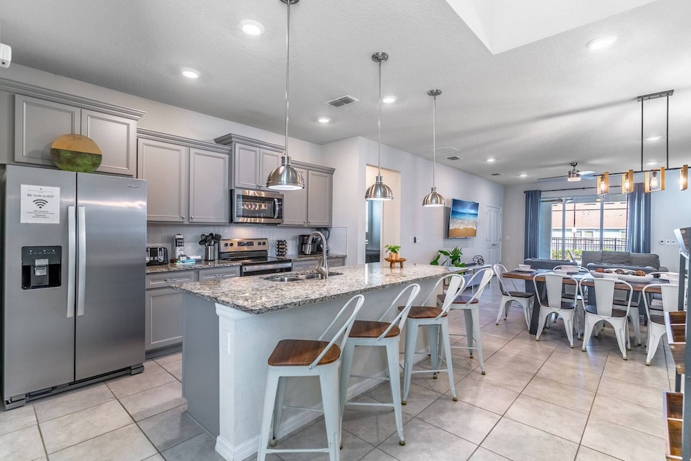 3285 Windsor Island