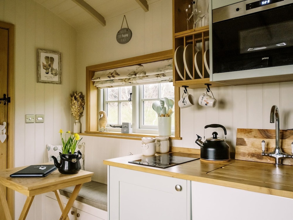 Herbie's Shepherds Hut at Shepherds Lodge