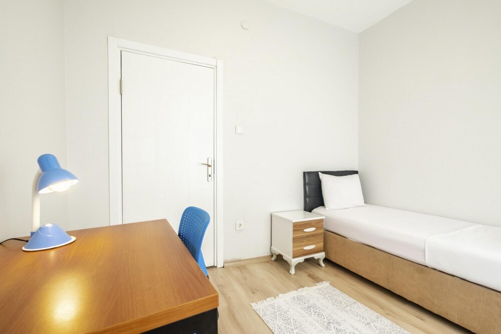 Lovely Flat Near Shore and Trendy Spots in Kadikoy