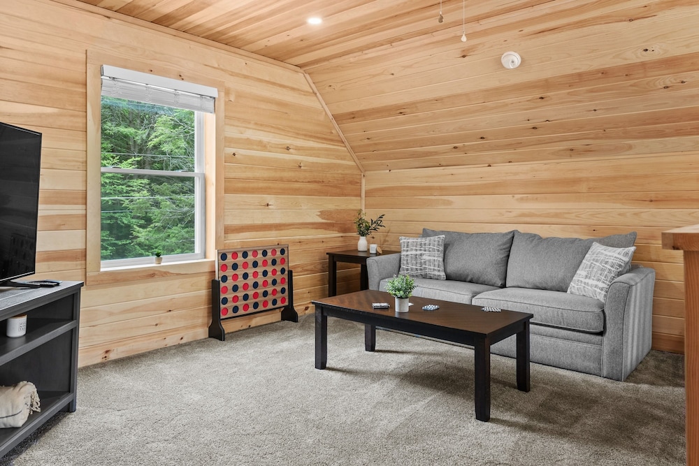 Nittany Cabin by Avantstay Lakefront View Firepit