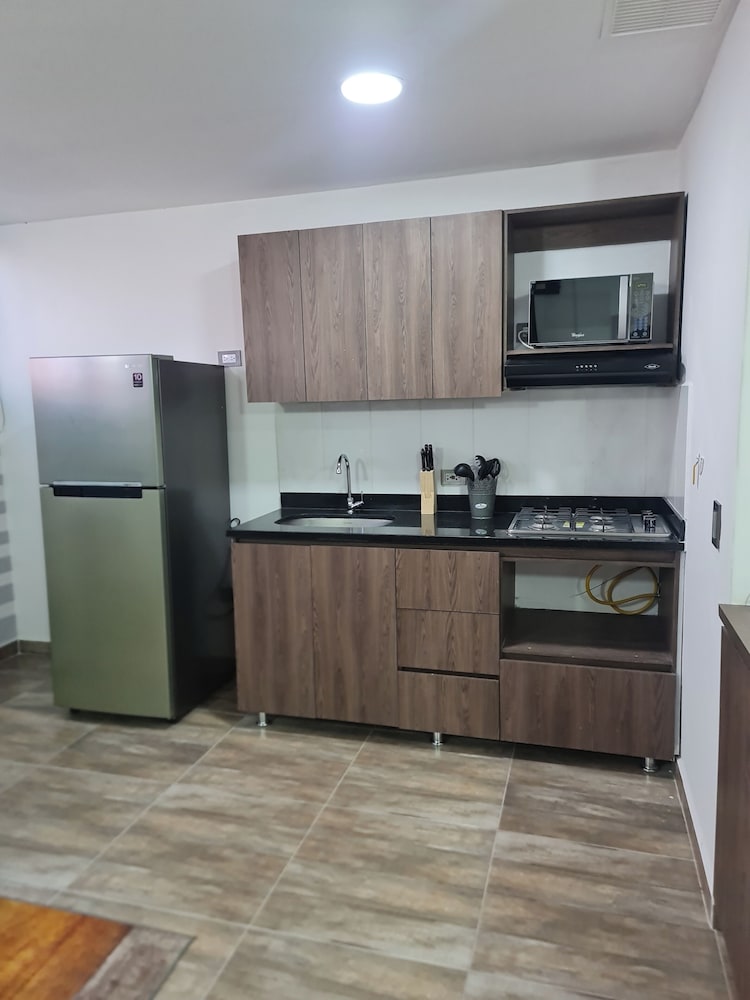 RG33 ApartaSuites