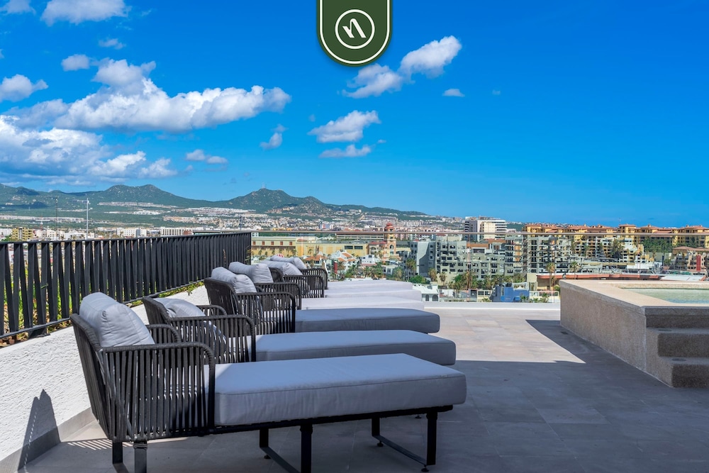 Amazing Studio With Rooftop Pool - 5 min to Marina