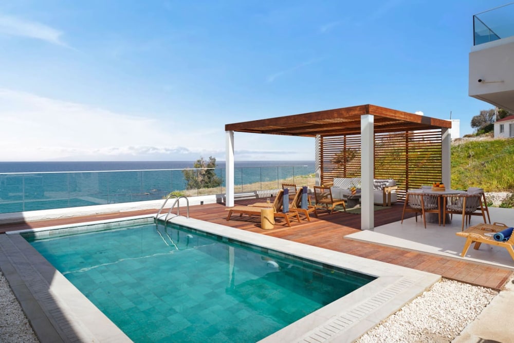 Moonlight Villas Seafront Private Estate