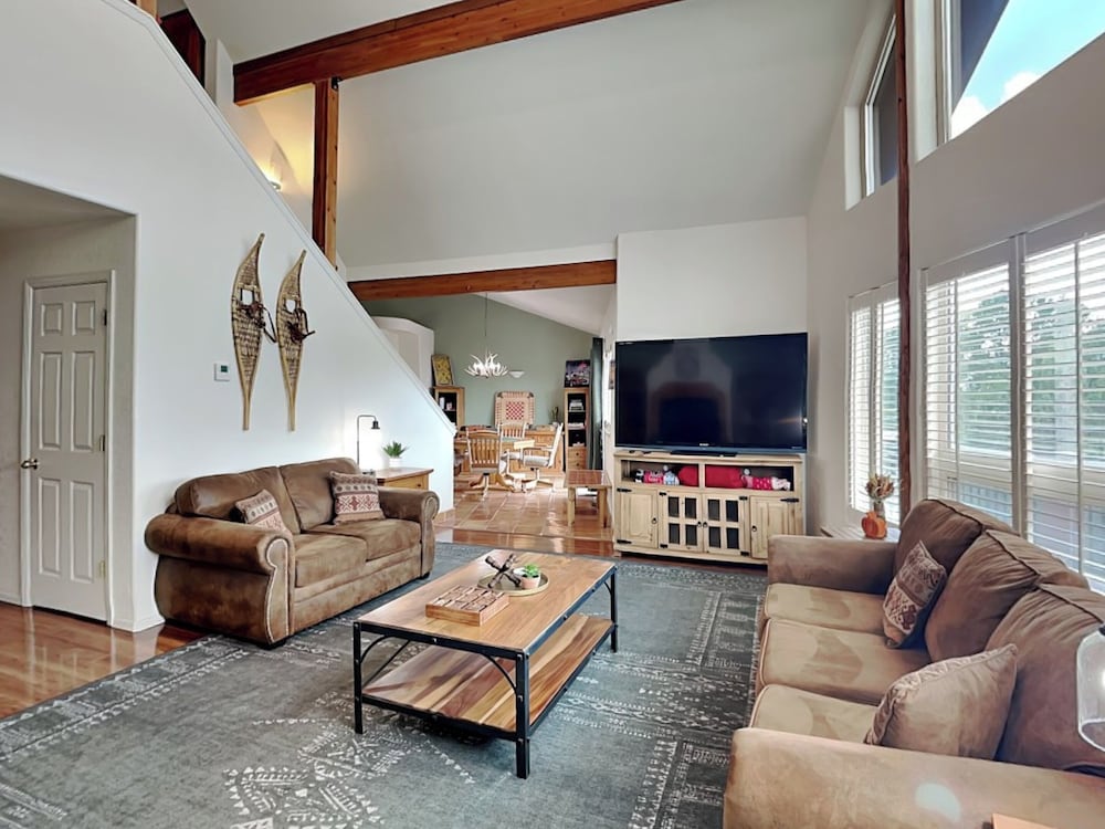 Eagle's Nest by Ruidoso Vacation Rentals