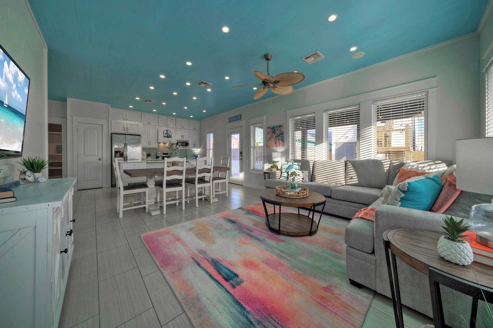Pool Access, Private Patio Living, Near the Beach Seahorse Cove by Avantstay