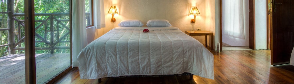Pacoche Lodge & Reserve
