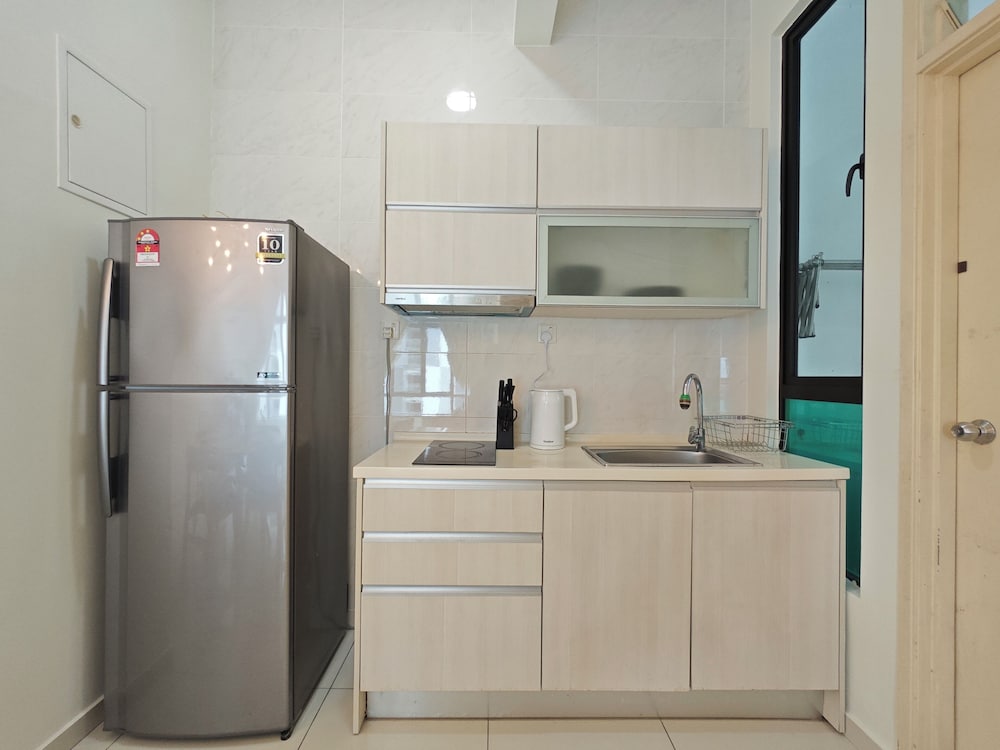 Kempas Dsummit Residences by Antlerzone
