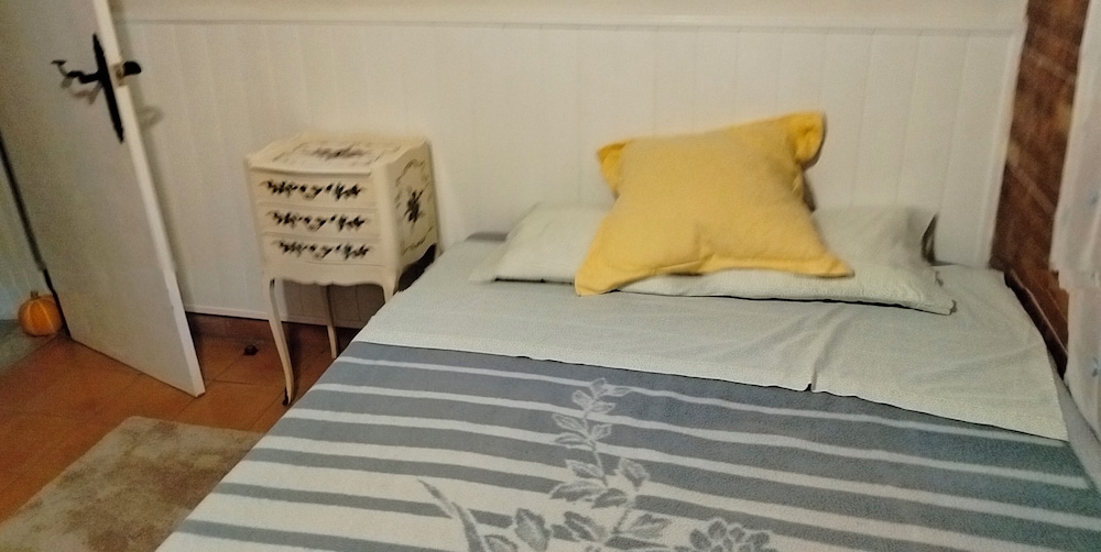 2bed Traditional Apt - Private Balcony - Fuenmayor