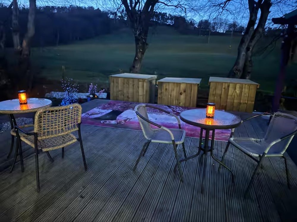 Shottskirk 5-bed Farmstay, Sleeps 13 With Hot Tub
