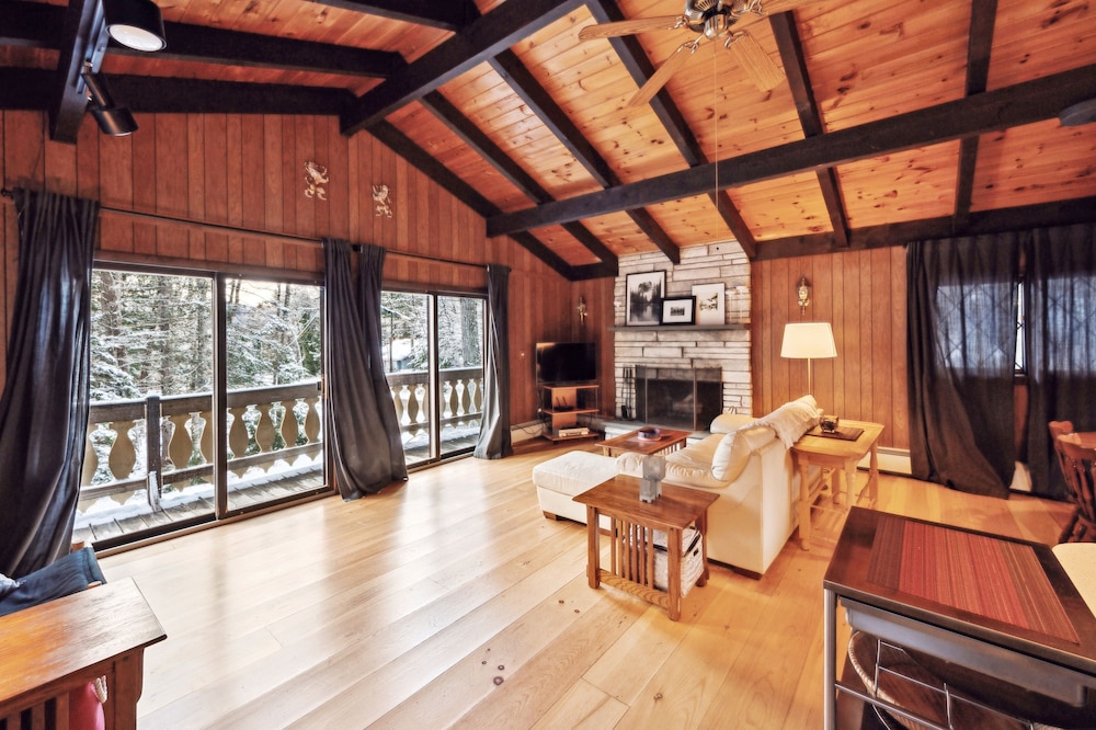 Charming Alpine Retreat Near Attitash Ski Mountain 3 Bedroom Chalet
