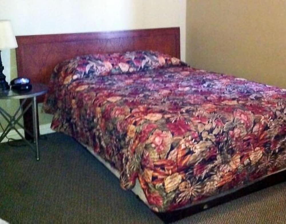 Superlodge Motel