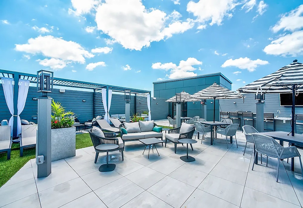 New Haven Vacations - Luxury Furnished Apartments by Hyatus Downtown at Yale - Property Image 69