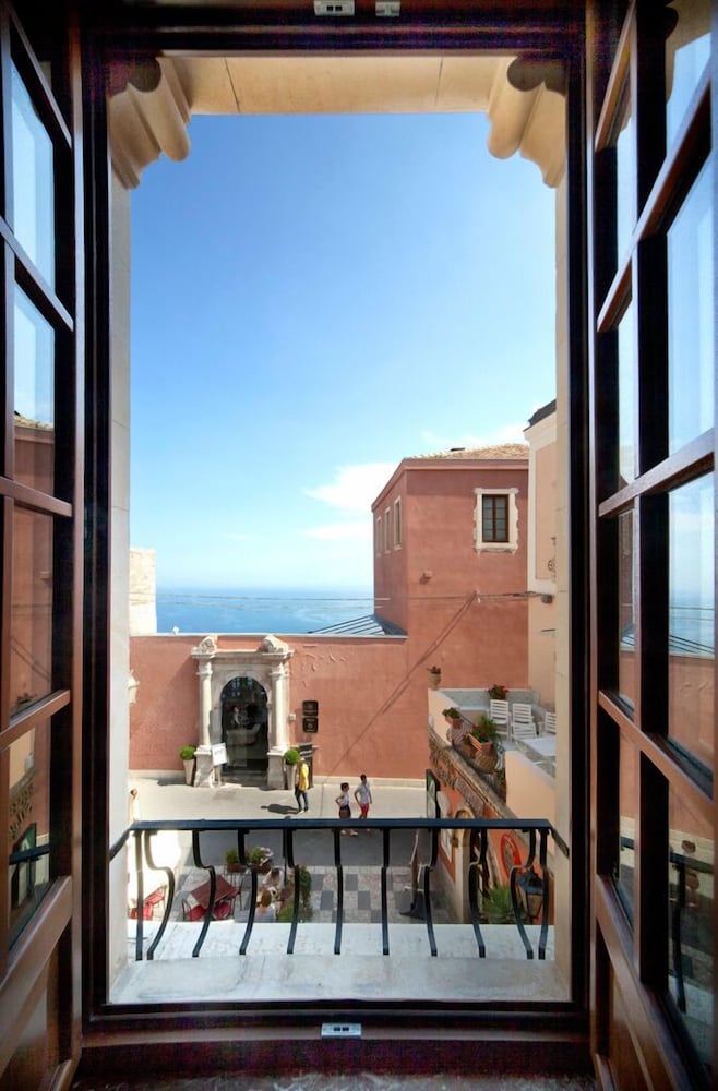 Porta Di Mezzo Luxury suites and rooms