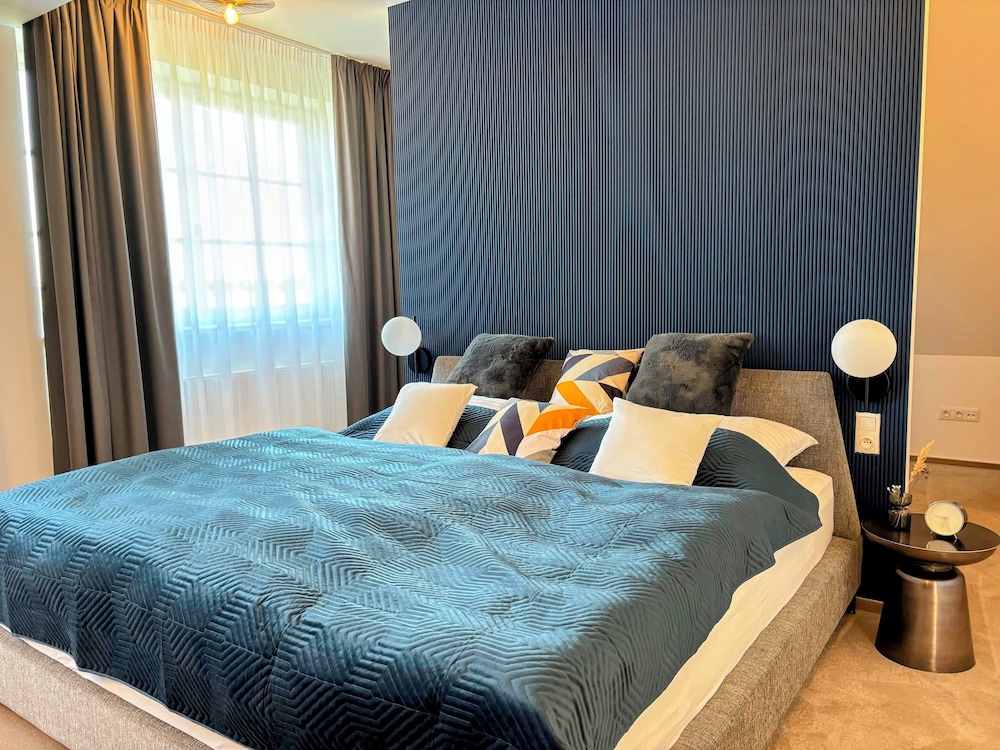 Apartments by Prague City Golf