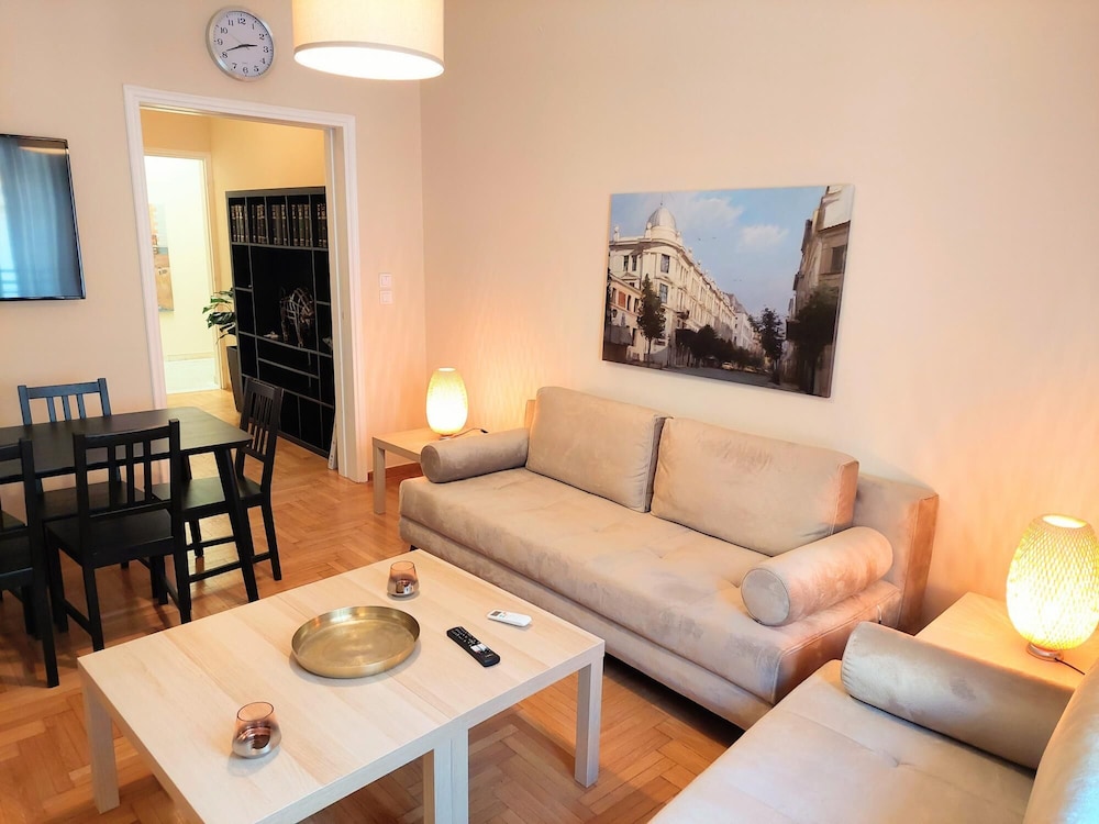 Grand Apartment in Parliament Square