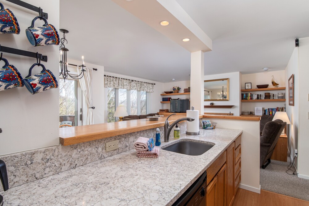 100 Snow Creek 2 Bedroom Condo