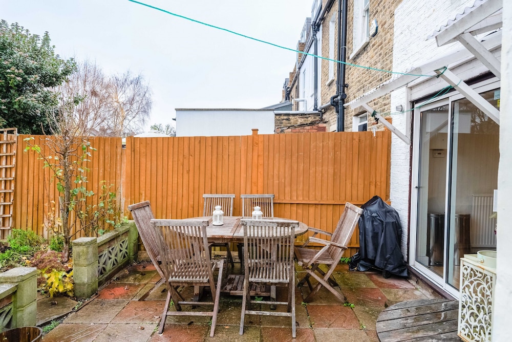 outdoor bbq area