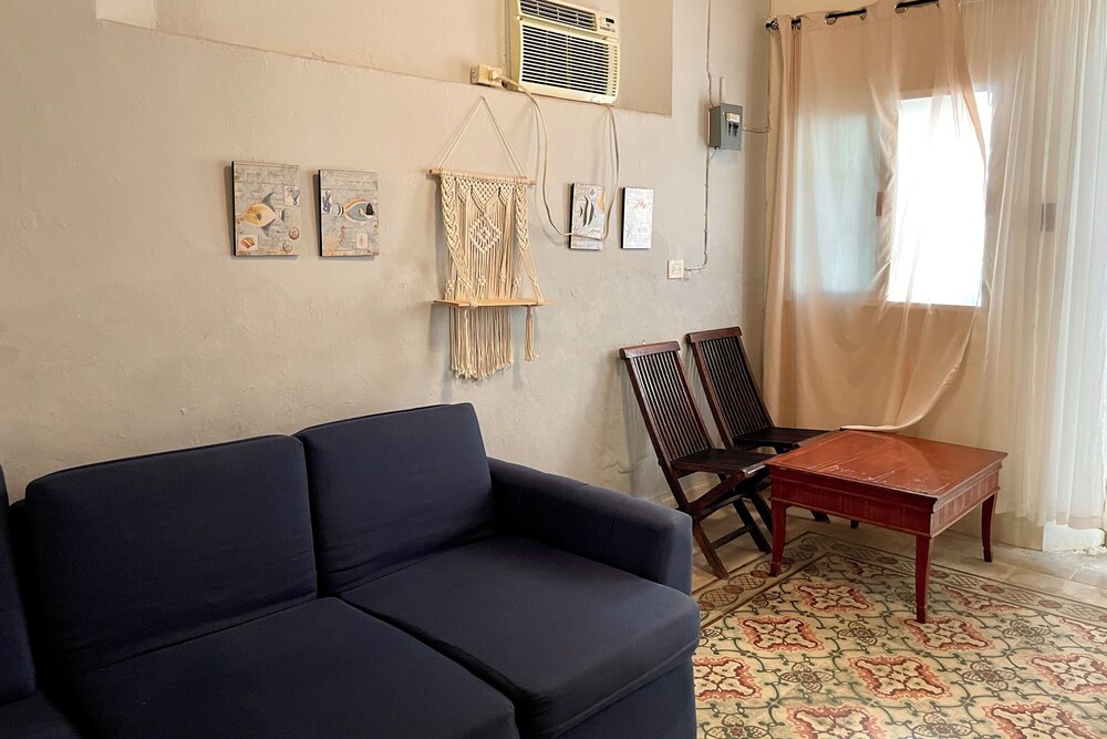 Cozy Apartment w Kitchen Downtown