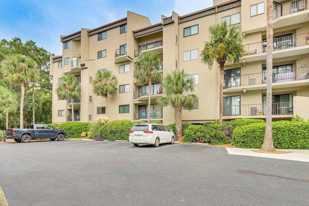 Easy Beach Access! Walkable Hilton Head Condo