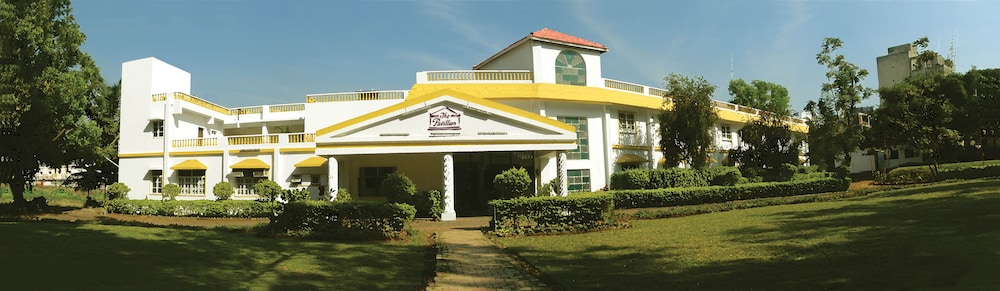 The Pavillion Hotel