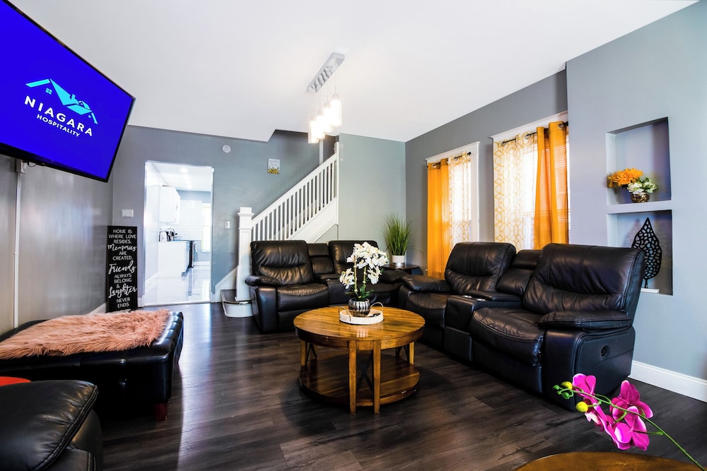 Double House Rental – 11Br Perfect For Big Groups
