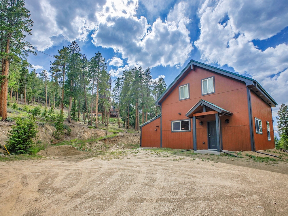 Switchback Basecamp 4 Bedroom Home