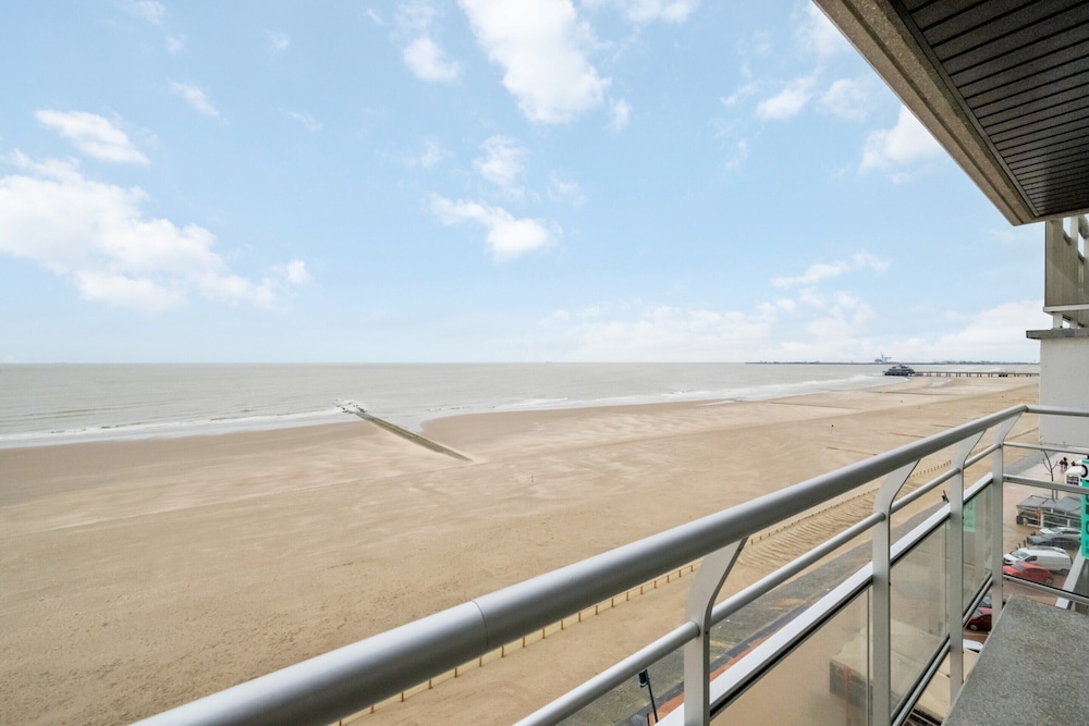 Luxury Sea View Apartment