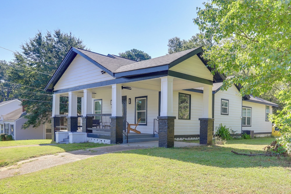 Pet-friendly ATL Hub - 9 Mi to Downtown