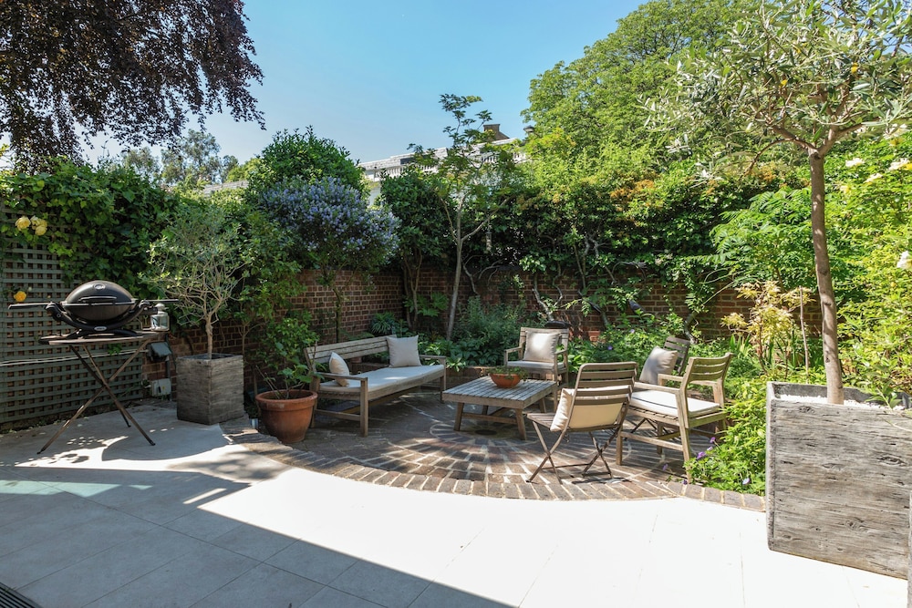 Somerset Square by Onefinestay