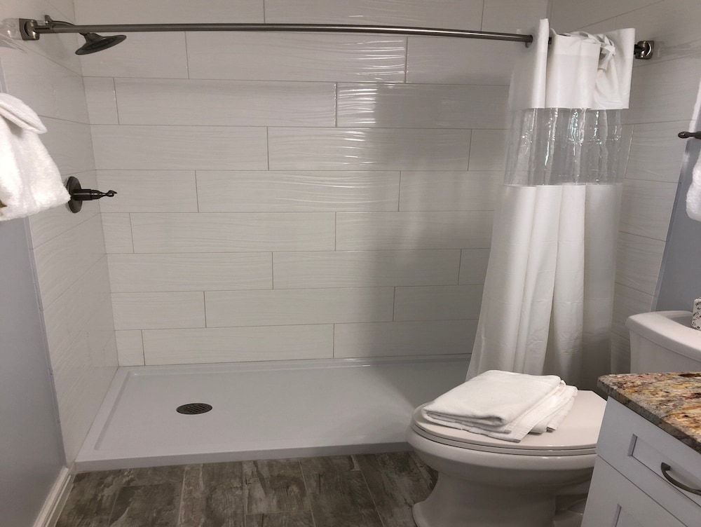 Beachgate Condo Suites And Hotel 217+219 2 Bedroom Condo