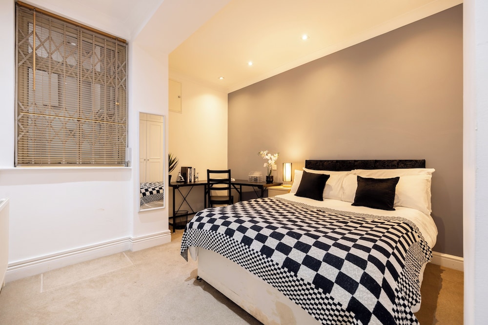 Charming City Retreat in Central London