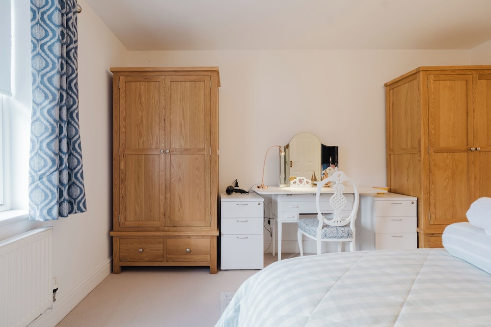 Stylish Retreat with Garden in Tetbury