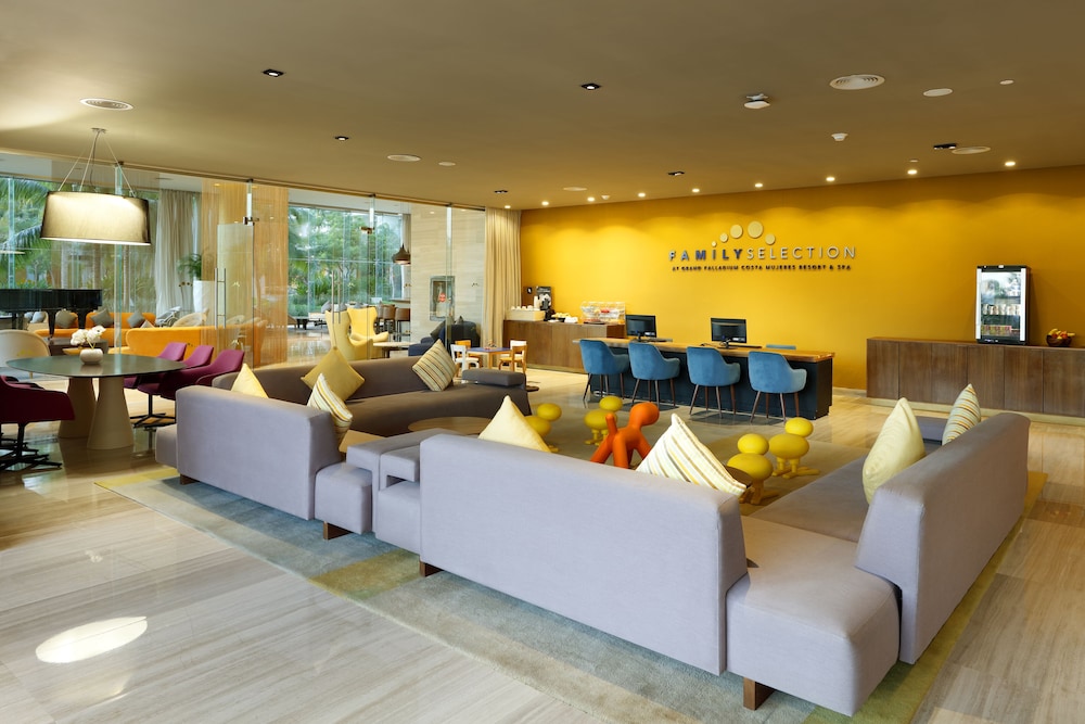 Family Selection at Grand Palladium Select Costa Mujeres - All Inclusive