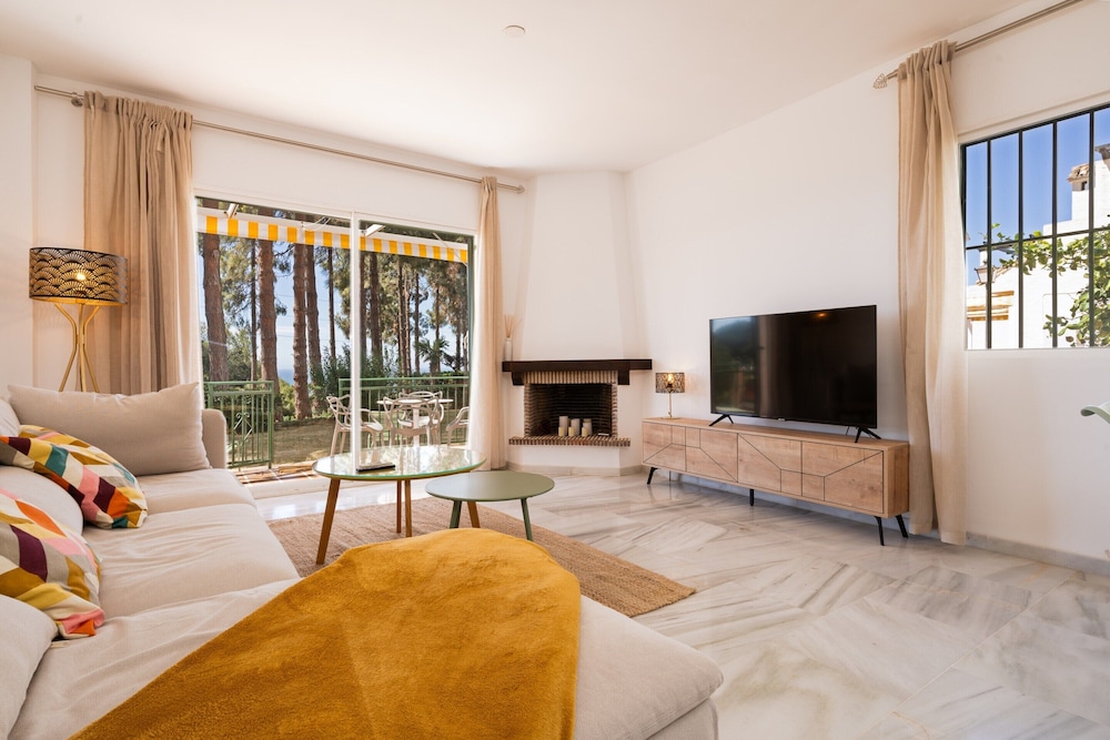 Apartment in Mijas Costa Near Beaches