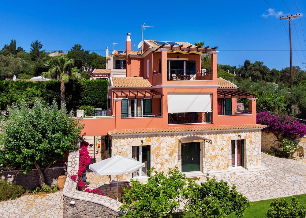 Il Tesori Dassia Villas