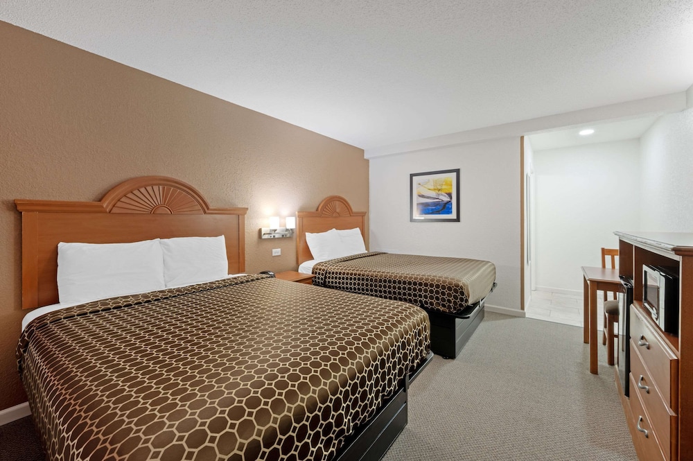 Rodeway Inn Terre Haute near University