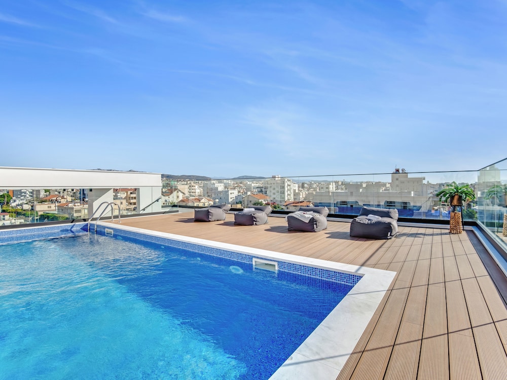 Sanders Crystal 2 Limassol