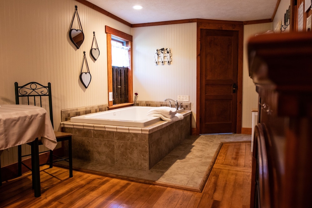 Hocking Hills Inn