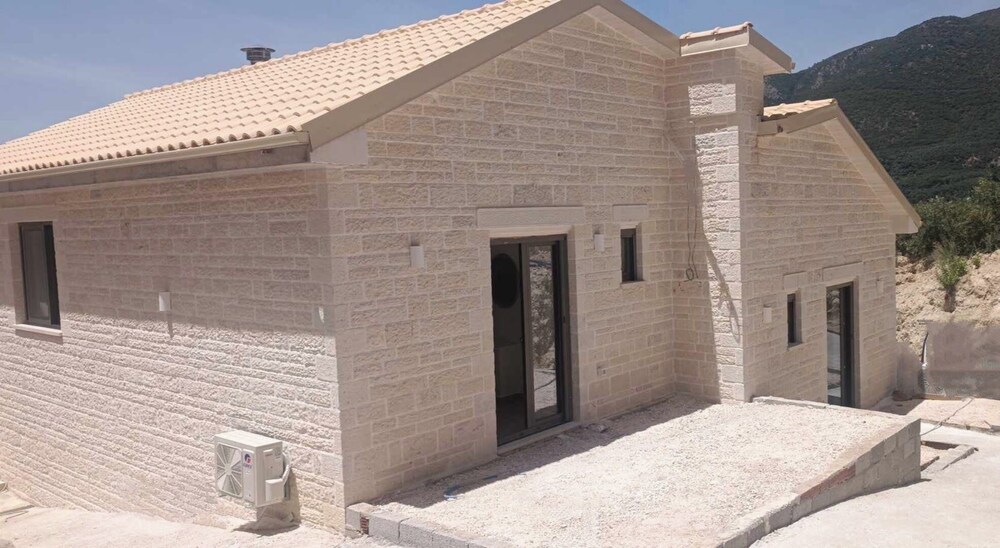 LefkoParga luxury Suites photo 5