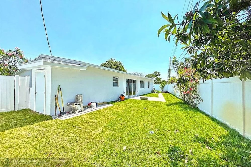 Chic 3BR 2BA Getaway With Private Pool Oasis